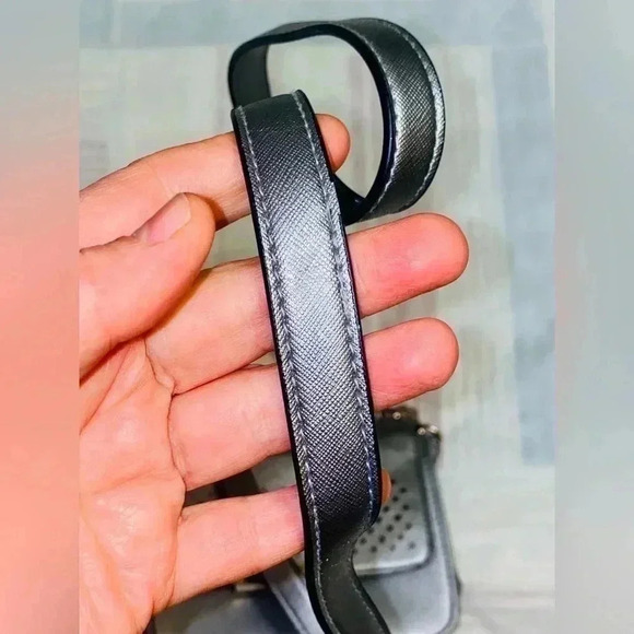 🏵️Jones New  York Signature tiny silver bag 🏵️ - Picture 8 of 10